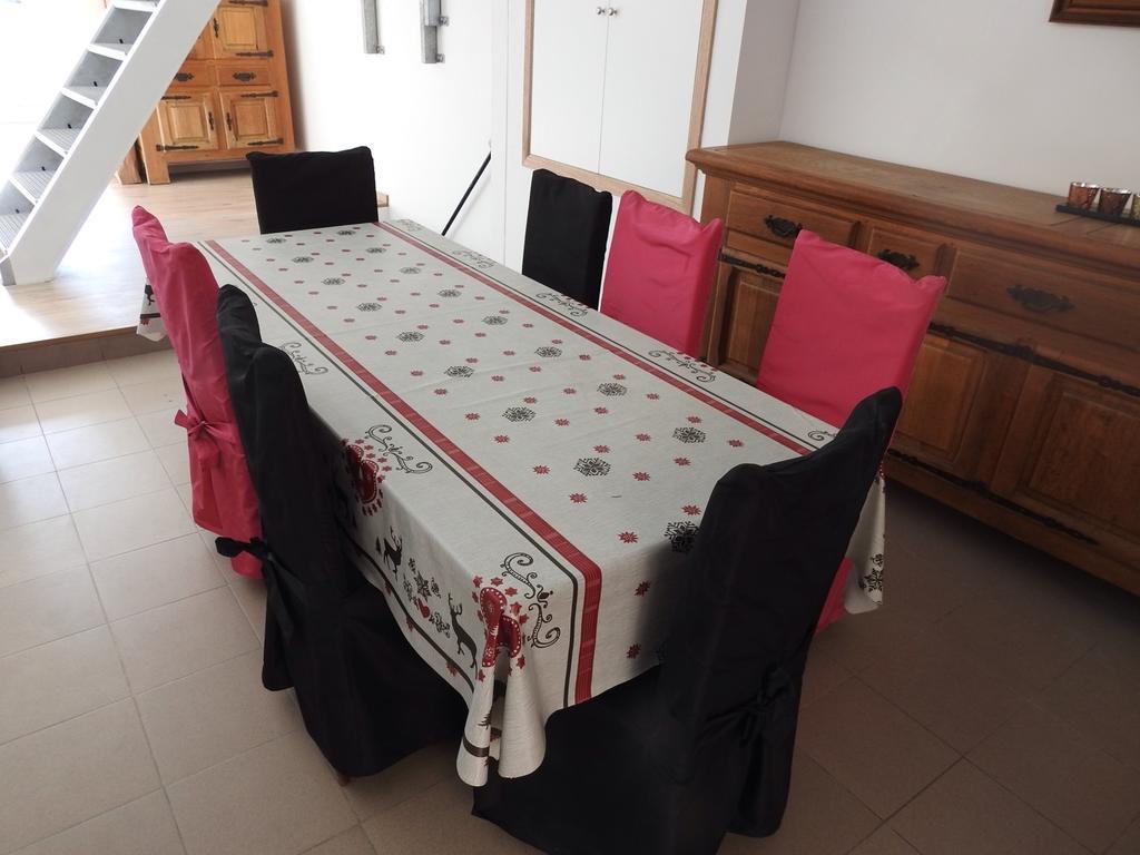 Les Voisins De Mr Sax Hotel Dinant Bagian luar foto