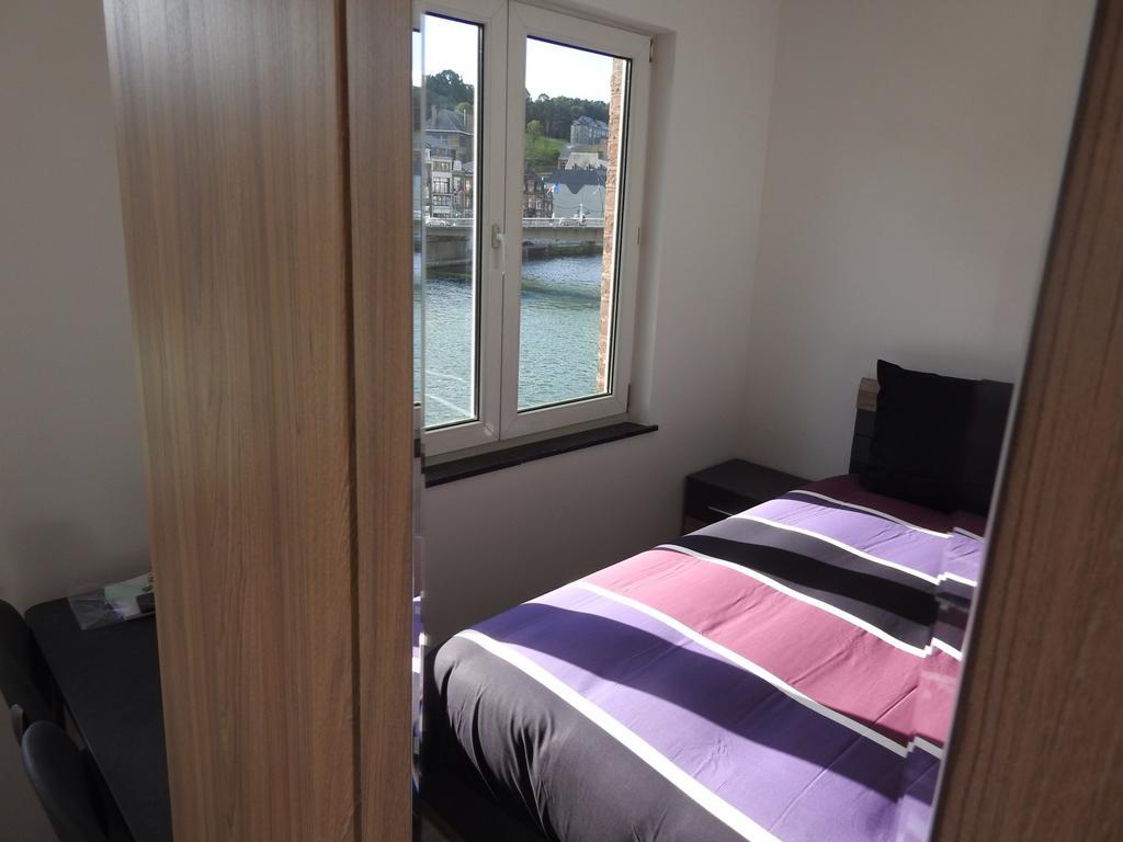 Les Voisins De Mr Sax Hotel Dinant Ruang foto