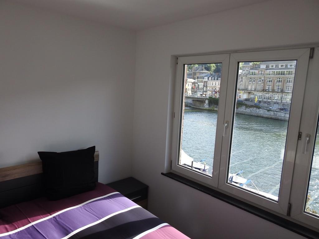 Les Voisins De Mr Sax Hotel Dinant Ruang foto