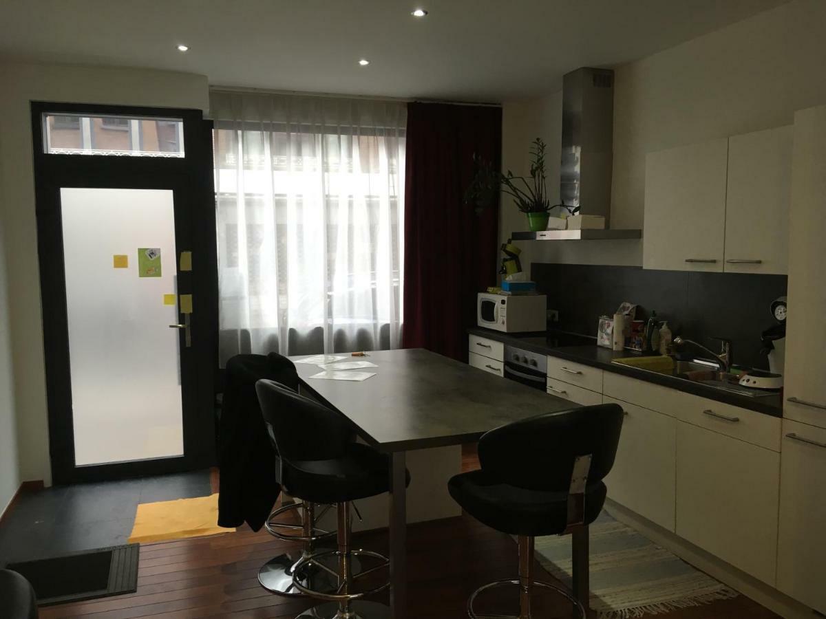 Les Voisins De Mr Sax Hotel Dinant Bagian luar foto