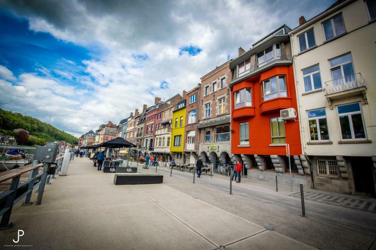 Les Voisins De Mr Sax Hotel Dinant Bagian luar foto